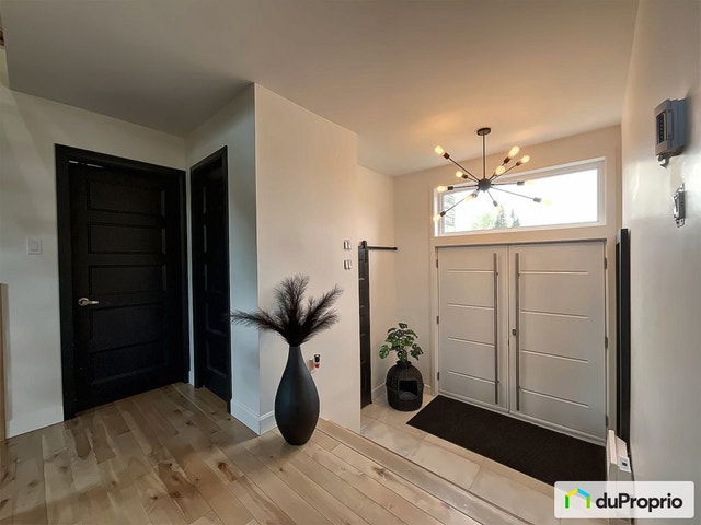 $695,000 - 2 Storey for sale in St-Honore-De-Chicoutimi — photo 3