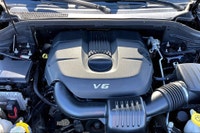 3.6 L 6 Cyl Engine Vehicle Options: Touch Screen Radio System, Power Drivers Seat, Bluetooth, Led He... (image 9)