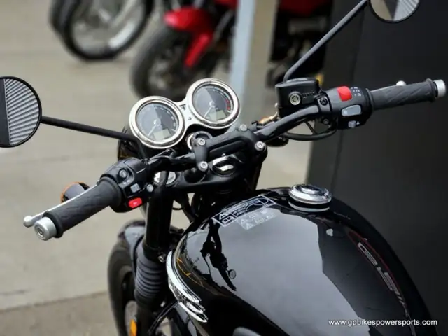 Triumph Bonneville T120 Black in Street, Cruisers & Choppers in Oshawa / Durham Region - Image 19