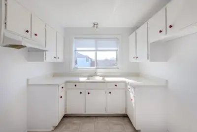 Appartement 3 et demi dans un immeuble situé à Lévis, dans le secteur de Charny. Profitez d’un empla...