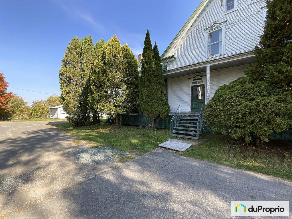 $444,000 - 2 Storey for sale in La Visitation-De-Yamaska — photo 2