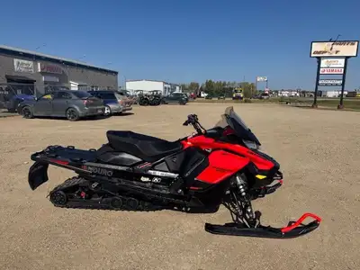 Just hit the lot at MPD Motorsports in Melfort! 2020 Skidoo Renegade Enduro 850 137 x 1.25” (TAGS: P...