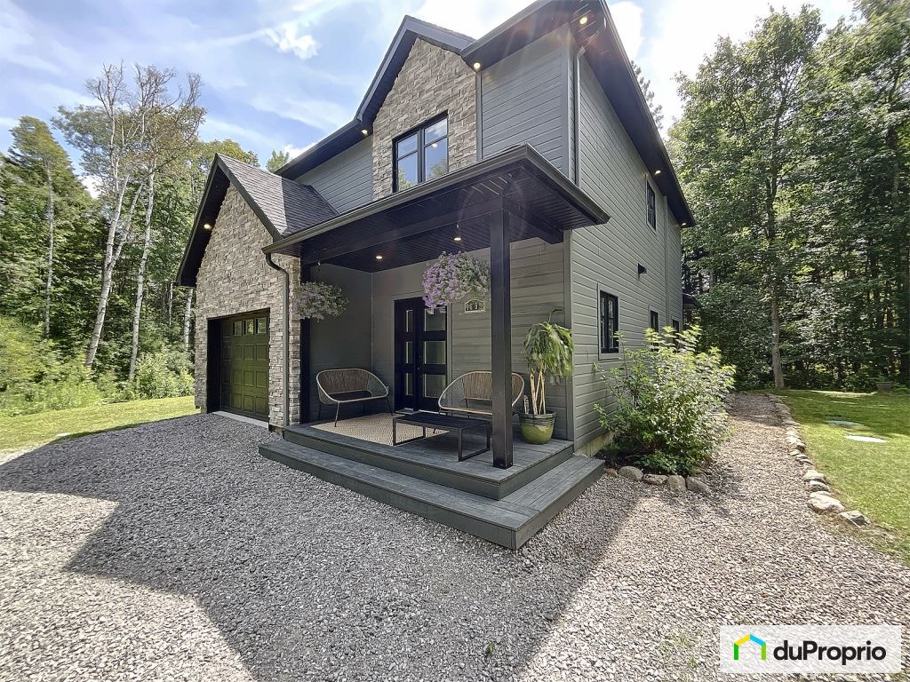 $689,000 - 1 1/2 Storey for sale in Val-Morin — photo 1