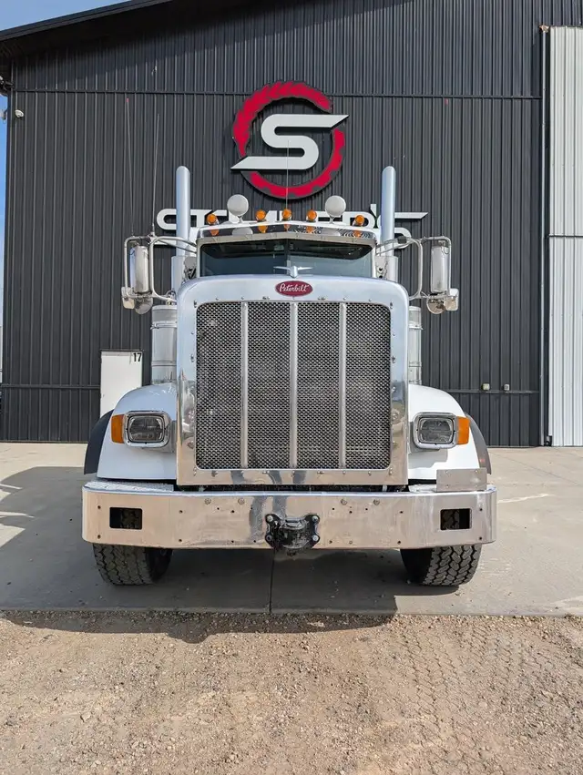 2019 PETERBILT 367 in Heavy Trucks in Kamloops - Image 3
