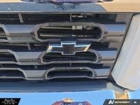 2500 4WD Crew Cab – Summit White with Jet Black interior, deep tint rear glass, power door locks, re... (image 8)