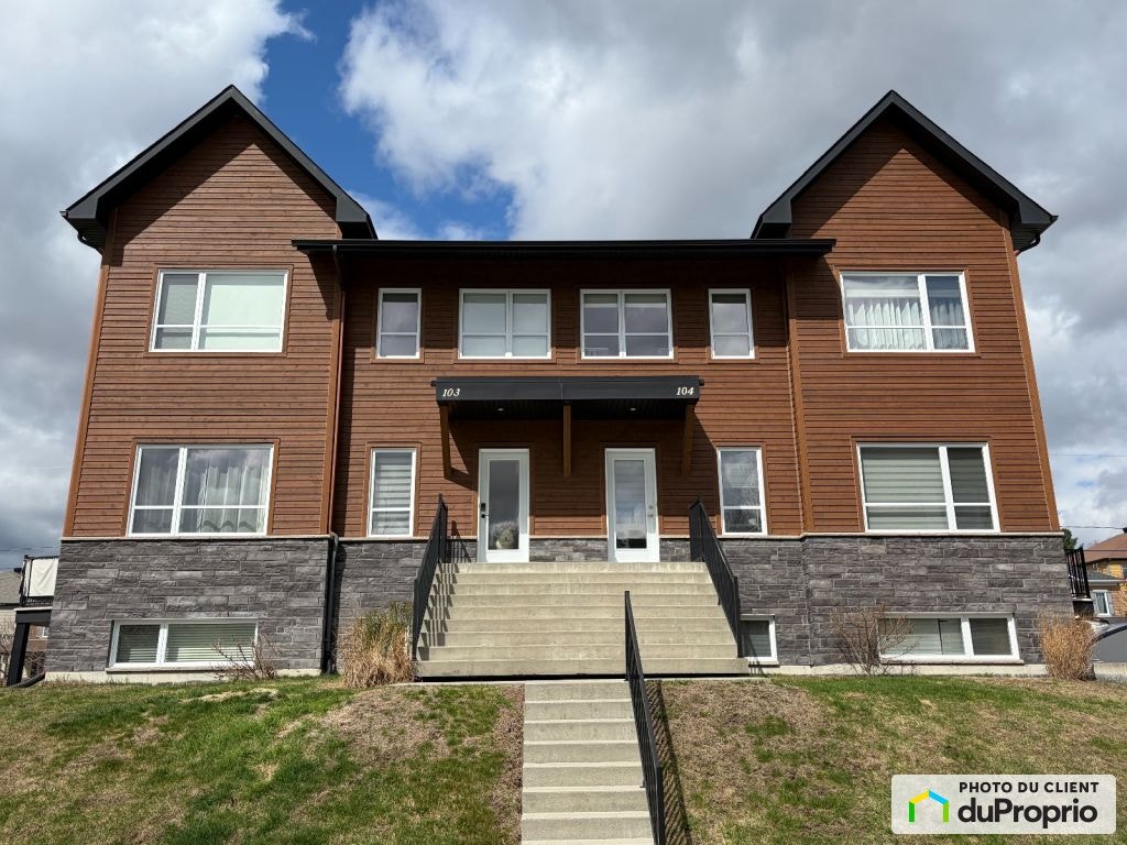 $440,000 - Condominium for sale in Sherbrooke (Jacques-Cartier) — photo 1