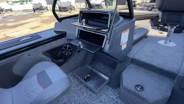 2025 TRACKER Targa V19 Combo TE Aluminum Fishing Boat in Powerboats & Motorboats in Vernon - Image 21