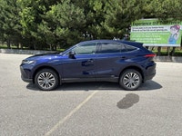 // ACCIDENT FREE!! // Experience refined hybrid comfort in this 2021 Toyota Venza Limited AWD, now a... (image 9)