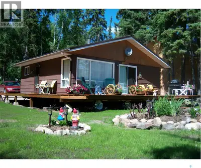 Location/Location is important when looking for the right lake property. This 3-bedroom bungalow cou...