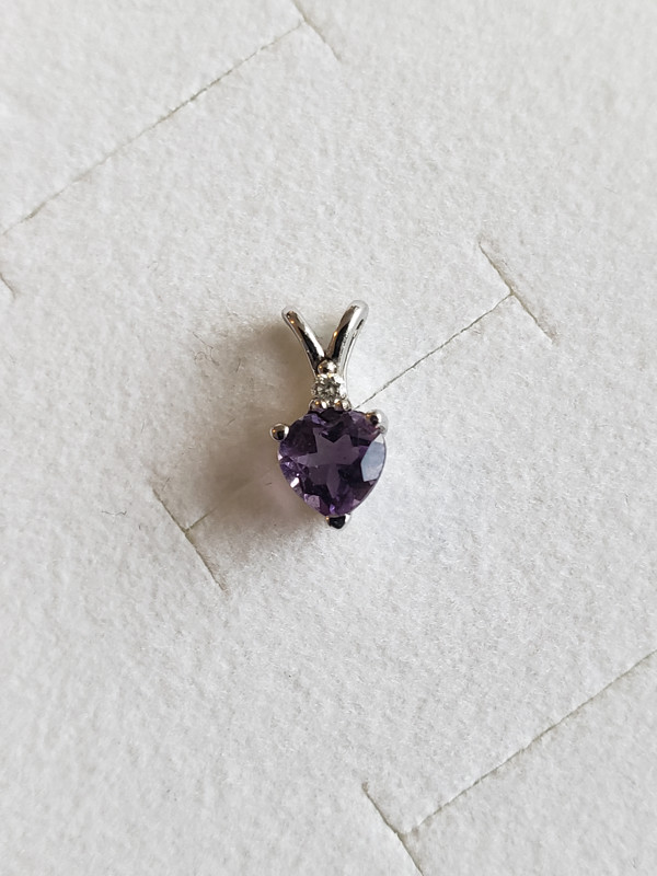 Amethyst & tiny diamond pendant in Jewellery & Watches in Vancouver