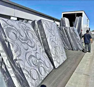 {Mattress} Twin Mattress : Queen Mattress / King Mattress, View more