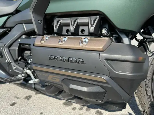 2024 Honda Goldwing in Sport Touring in Ottawa - Image 10