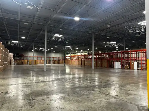 Very clean and fully equipped Warehouse with 5,000 – 30,000 SF space available for rent. $1.50 per s...