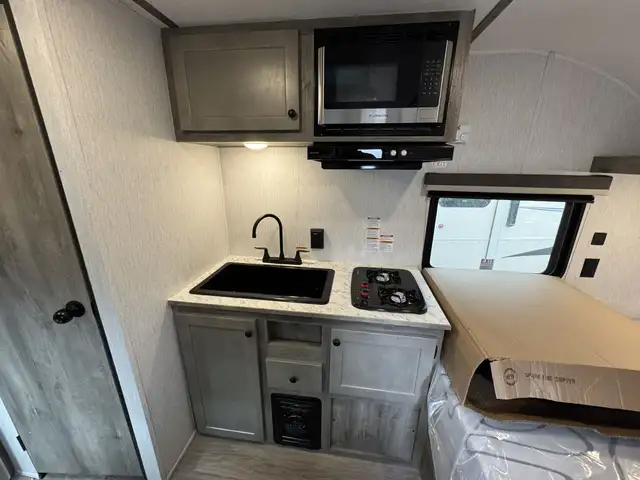 2026 ,Sun Lite,Sunset Park RV 13BD LTD in Travel Trailers & Campers in Kamloops - Image 10