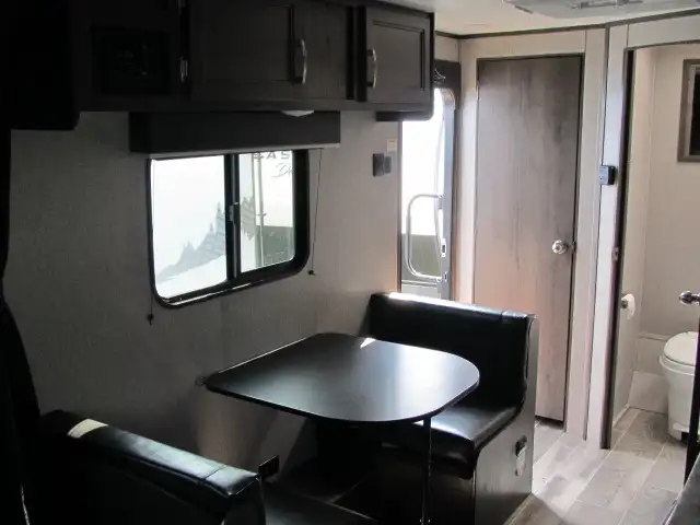 2021 Jayco SLX 195RB-3204 LBS, SOLAR PACKAGE,$15,999,FINANCING!  in Travel Trailers & Campers in Ottawa - Image 13