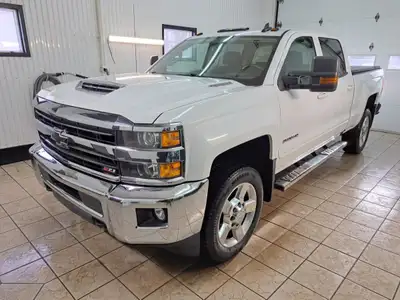 CHEVROLET SILVERADO 2018 CREW CAB DIESEL6.6 LITRES BOITE DE 6.5 PIEDS BANC CHAUFFANT CLIMATISATION A...