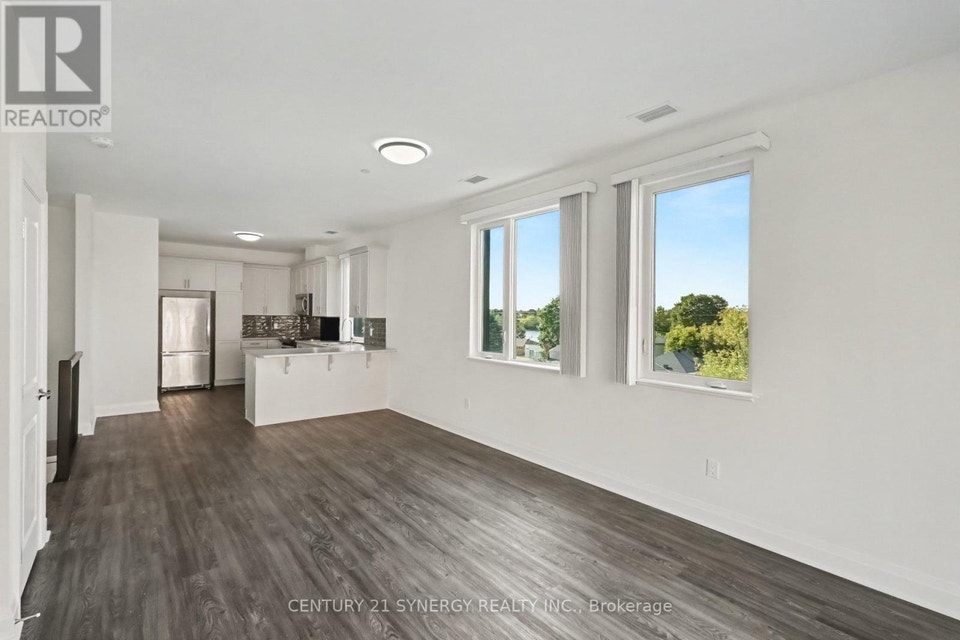 3C - 40 MCGILL STREET S Smiths Falls, Ontario 5