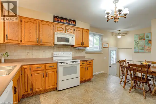 210 SHELLEY Drive Kitchener, Ontario in Houses for Sale in Kitchener / Waterloo - Image 6
