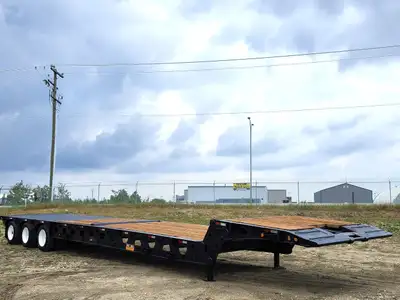 2004 Aspen 47 Ton Scissorneck Trailer / Folding neck / Tri axle / 50ft Long 10ft Wide Air Ride Suspe...