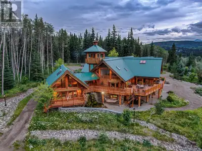 Nestled between the small towns of Smithers & Telkwa, Telkwa to Houston, this gated 282 acre estate...