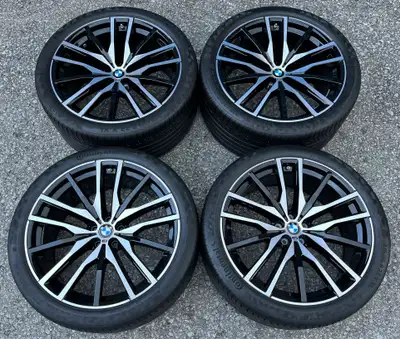Wheels: Two-Tone Gloss Black 22 Inch OEM Style 742M Fitment: G05 X5 / G06 X6 (40i, M50i & M60i) Quan...