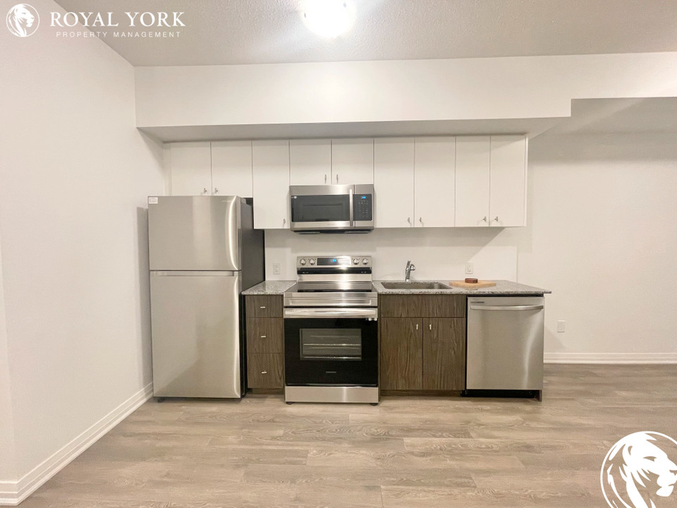 1 BED + DEN 1 BATH CONDOMINIUM FOR RENT 101 GOLDEN EAGLE RD Long