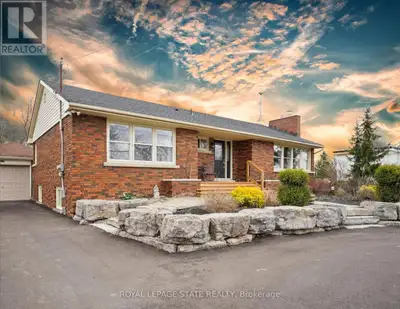 POTENTIAL FOR DUPLEX! Nestled on the serene 5117 Canborough Rd in Wellandport, this charming house o...