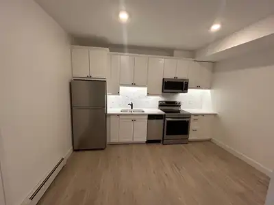 6 - 53 Leahy's Lane For showings, TEXT or CALL: 705-559-3991 Two Bedroom, One Bathroom $2,350.00 per...