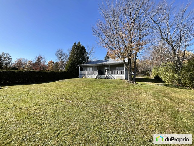 $389,000 - Cottage for sale in Shawinigan (Lac-A-La-Tortue) — photo 1