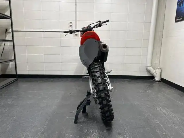 2024 KTM 250 SX-F in Dirt Bikes & Motocross in Calgary - Image 11