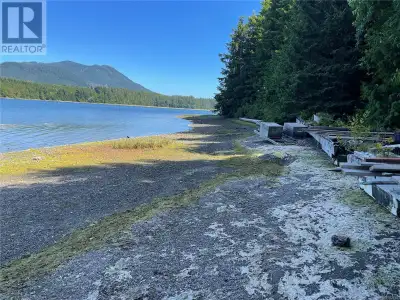The private lot located on Kvarno Island is a great property with unique features. The beachfront ca...