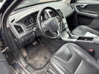 2017 Volvo XC60 Drive-E Premier - Blue on Black Leather Interior - CarFAX Verified - Clean Title! We... (image 4)