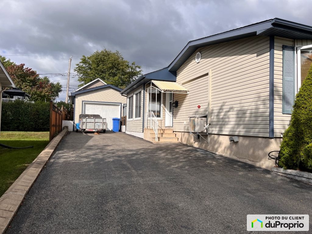 $498,500 - Bungalow for sale in Granby — photo 2