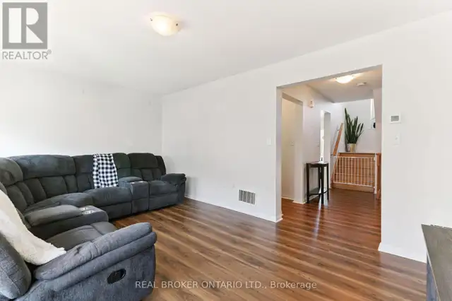 46 LATHBURY STREET Brampton (Northwest Brampton), Ontario in Long Term Rentals in Mississauga / Peel Region - Image 8
