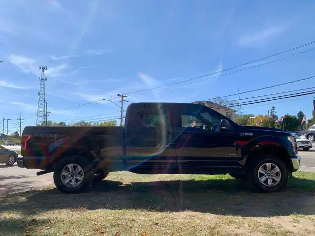 2016 FORD F-150 4X4 CREW 6.5FT LOW KMS LOADED in Cars & Trucks in Guelph - Image 9