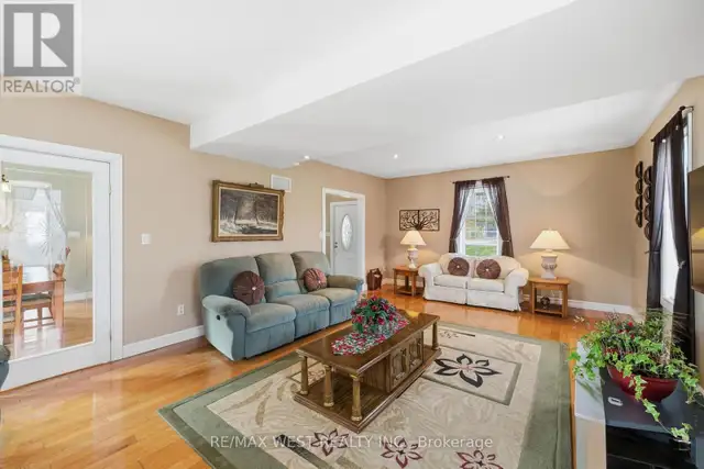4 CORYELL STREET Scugog, Ontario in Houses for Sale in Kawartha Lakes - Image 9