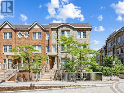 Bright and beautifully appointed 1-bedroom townhome in the highly sought-after Windermere By The Lak...
