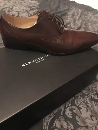 Brand new in box, never even tried on. Bought wrong size and unable to return. Comfortable, stylish,...