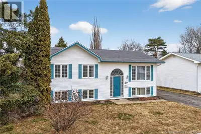 Welcome to 69 Pasadena in Moncton, a fantastic opportunity for first-time buyers, growing families,...