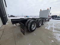 1 Owner 2008 Kenworth T800 Tri Drive Cab and Chassis Tridem Complete Engine Overhaul just completed.... (image 5)