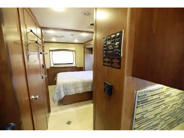 2015 Coachmen Encounter Classe A VR / RV FULL PAINT 3 Extensions in RVs & Motorhomes in Laval / North Shore - Image 17