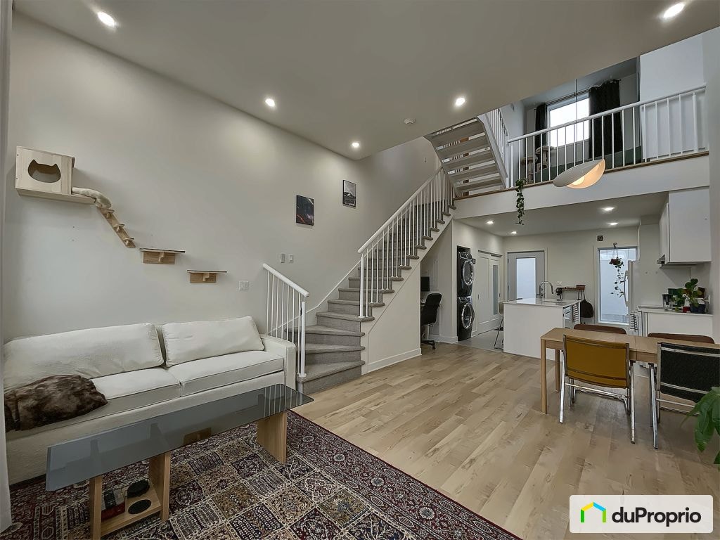 $580,000 - Condominium in Villeray / St-Michel / Parc-Extension — photo 1
