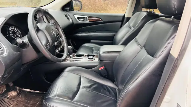 2016 Nissan Pathfinder S in Cars & Trucks in Oakville / Halton Region - Image 9