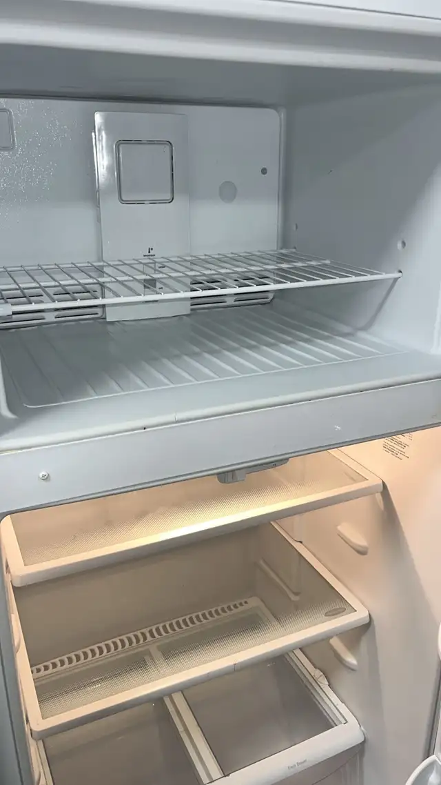 Frigidaire 30” Very Clean Fully Tested  30-Day Warranty in Refrigerators in Kitchener / Waterloo - Image 10