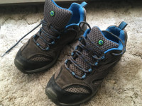 Merrell men's hiking shoes size 10 - excellent shape -