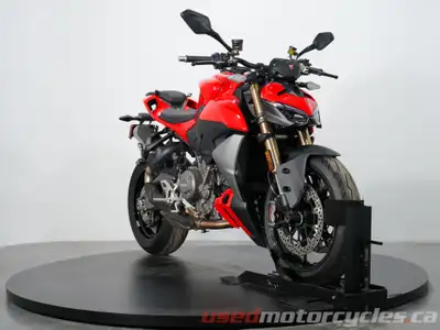 2025 Ducati Streetfighter V2 with only 1,841 kms — a stunning, high-performance naked bike in excell...