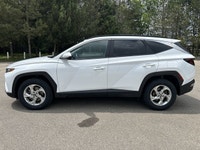 // ACCIDENT FREE!! // This 2024 Hyundai Tucson Preferred AWD is a smart choice for daily driving in... (image 9)