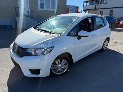 TWO KEYS / REMOTE STARTER! SUPER CLEAN CAR / LOW KMS HELLO OTTAWAAAAA! WE FINANCE EVERYONE! No hidde...