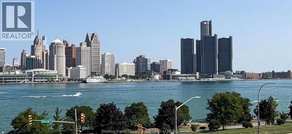 515 RIVERSIDE DRIVE Unit# 403 Windsor, Ontario 3
