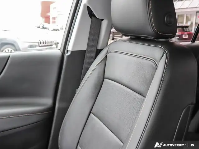 2021 Chevrolet Equinox Premier | No Accidents | Roof Rack in Cars & Trucks in Hamilton - Image 26